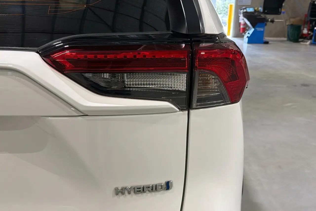 2022 Toyota RAV4 Gallery Image 9
