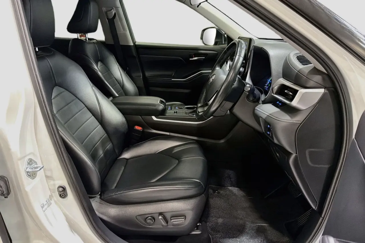 2022 Toyota Kluger Gallery Image 13