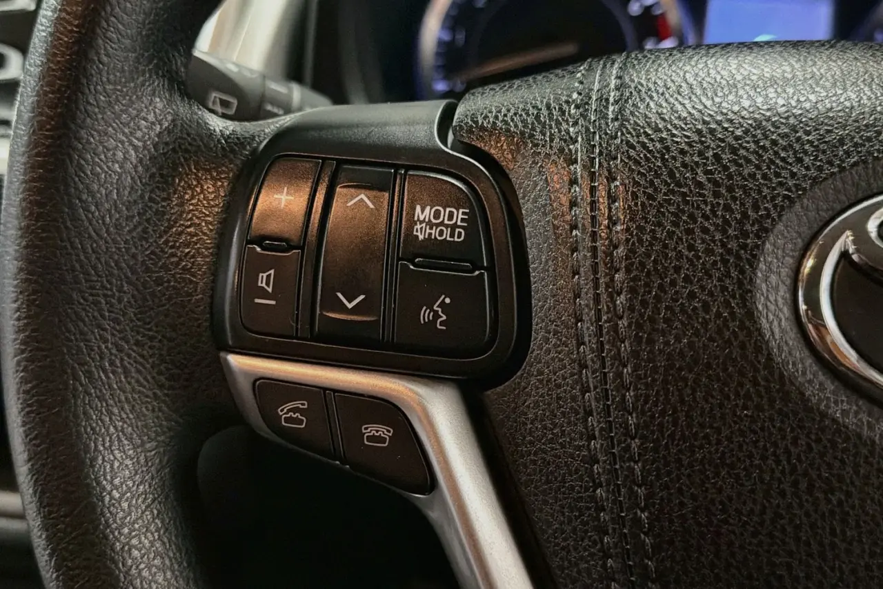 2016 Toyota Kluger Gallery Image 19