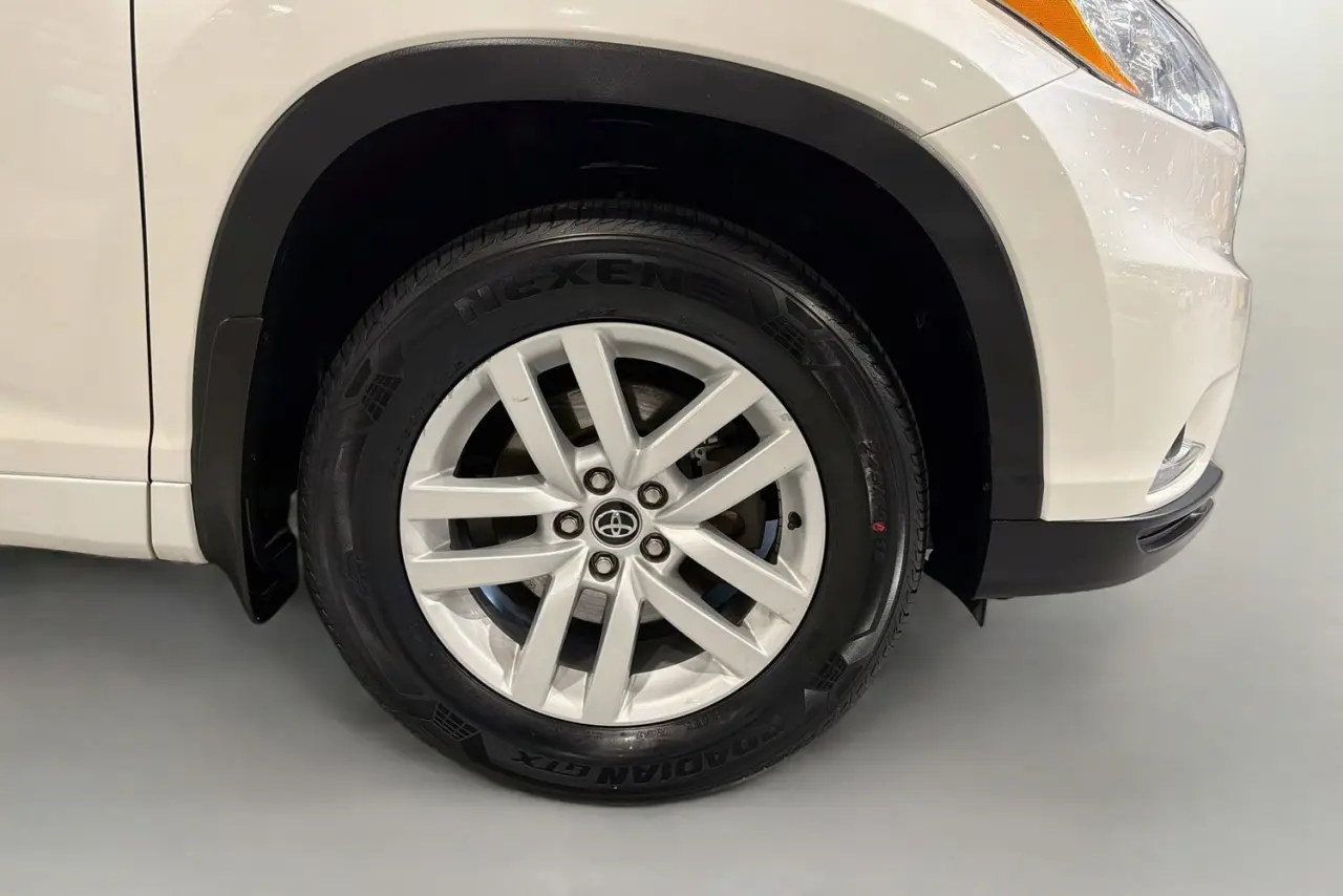 2016 Toyota Kluger Gallery Image 28