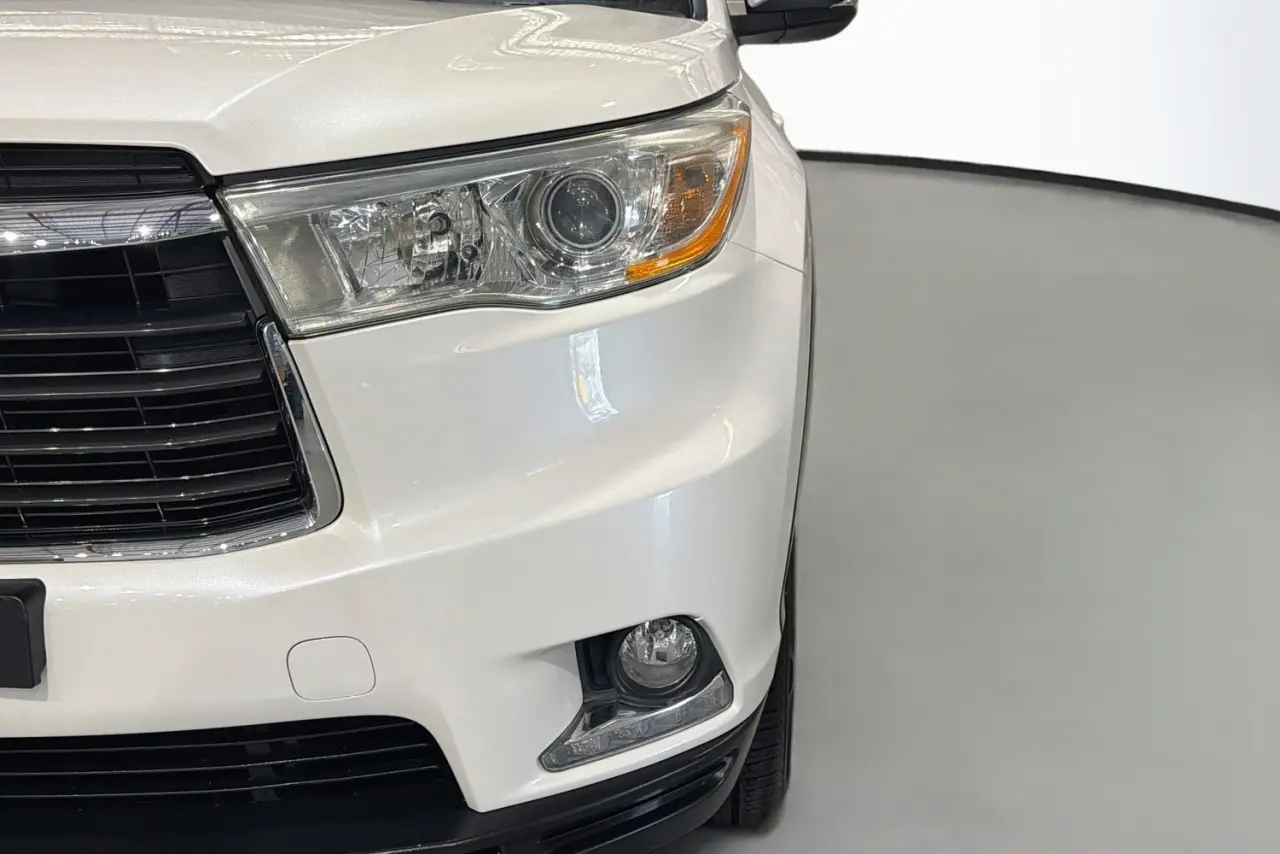2016 Toyota Kluger Gallery Image 3