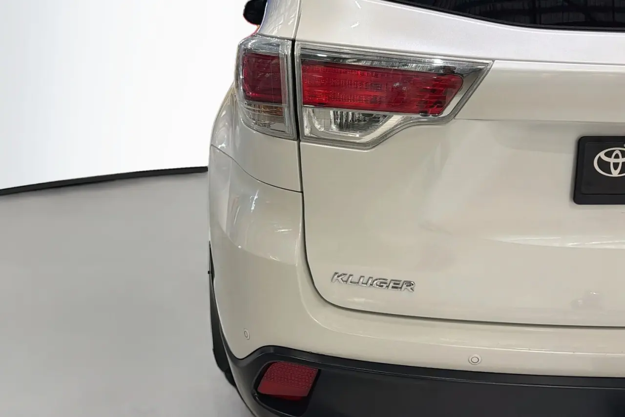 2016 Toyota Kluger Gallery Image 8
