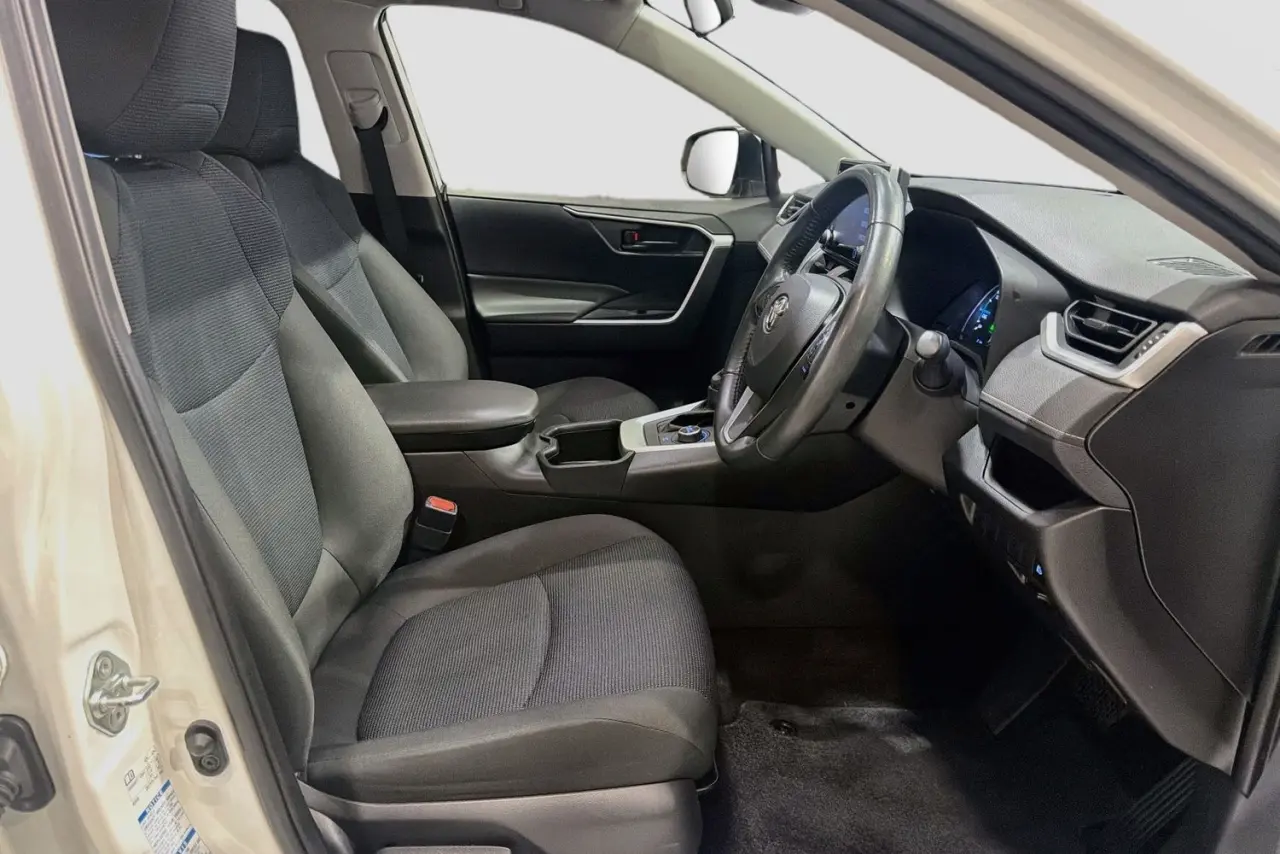 2022 Toyota RAV4 Gallery Image 13