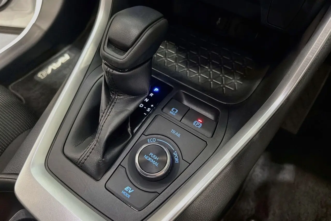 2022 Toyota RAV4 Gallery Image 18