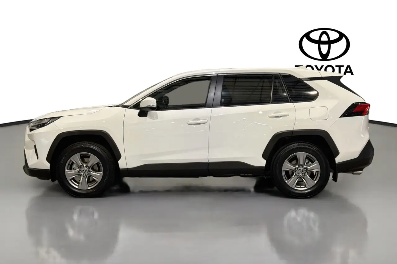 2022 Toyota RAV4 Gallery Image 5