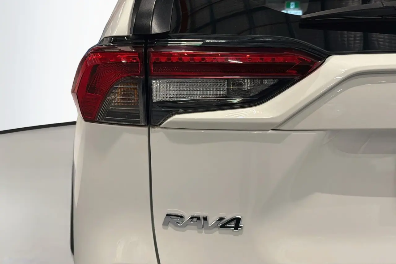 2022 Toyota RAV4 Gallery Image 8