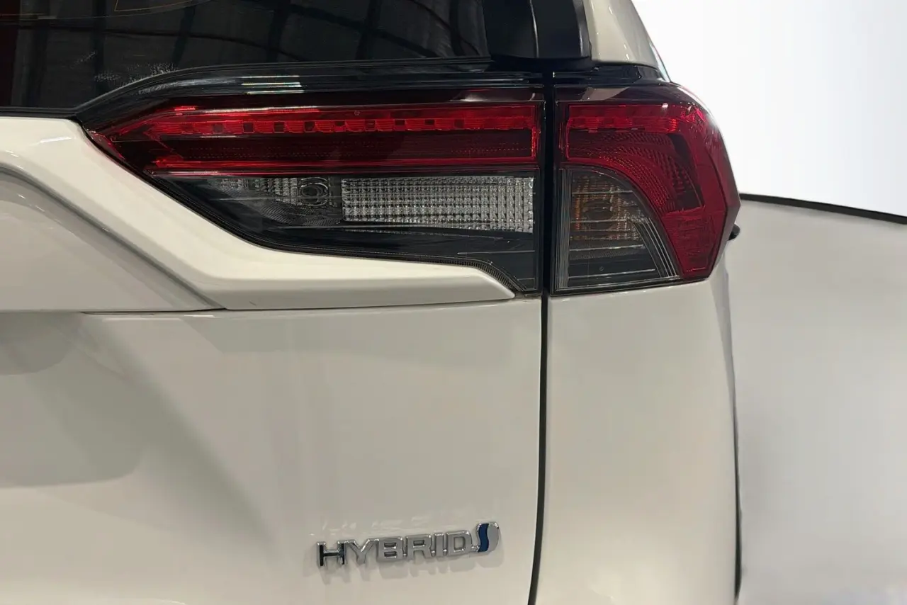 2022 Toyota RAV4 Gallery Image 9