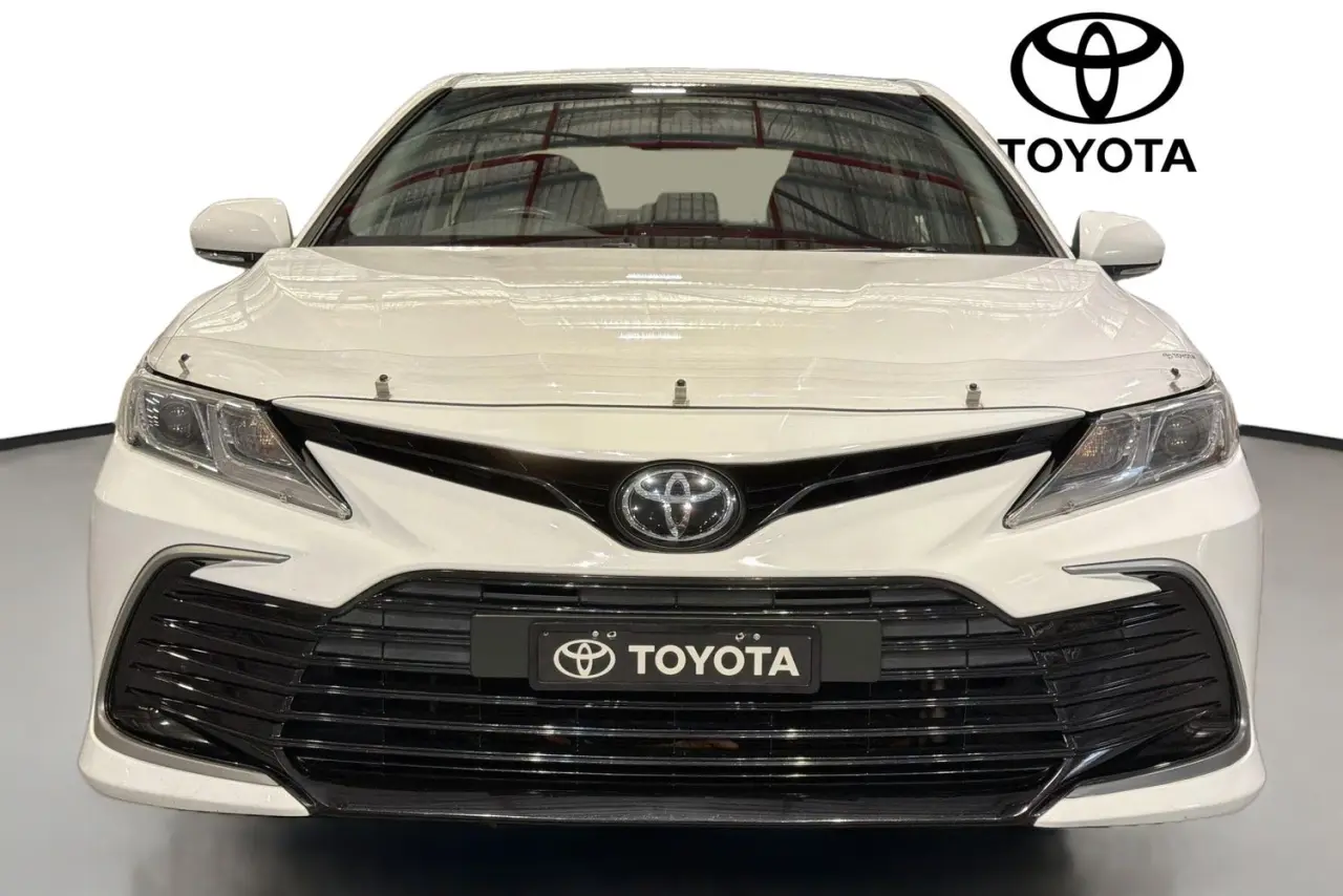 2021 Toyota Camry Gallery Image 2