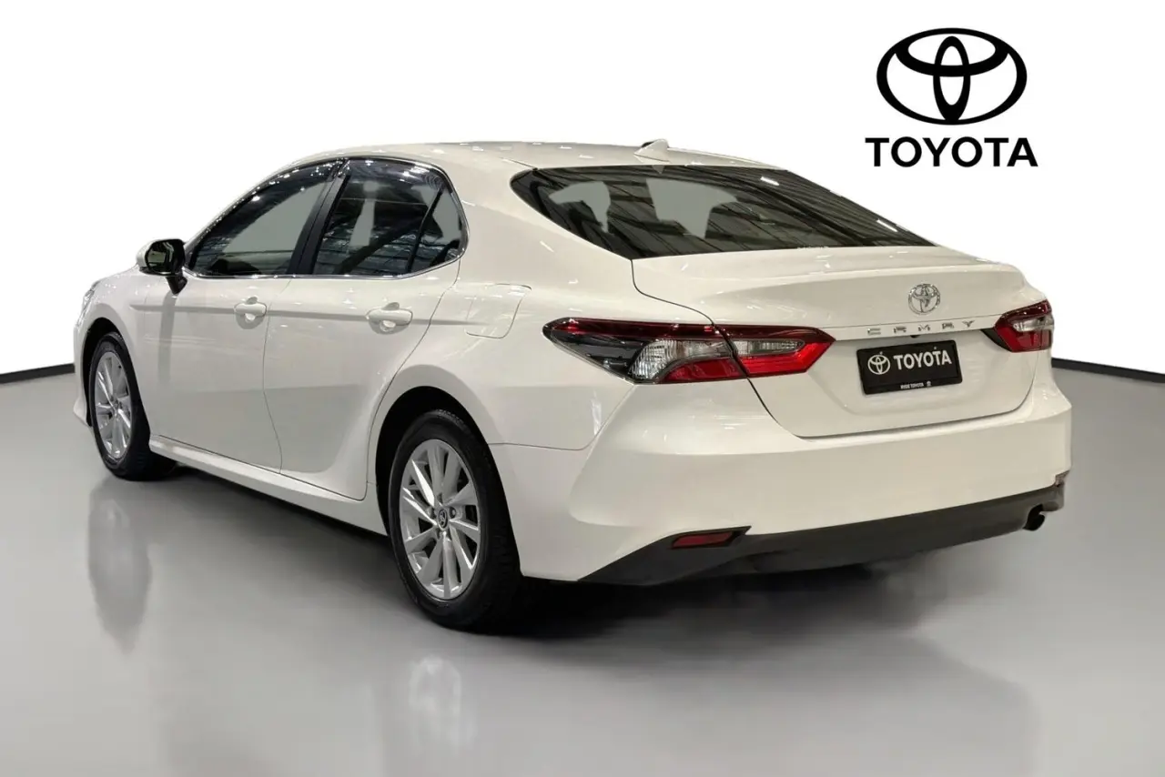 2021 Toyota Camry Gallery Image 6