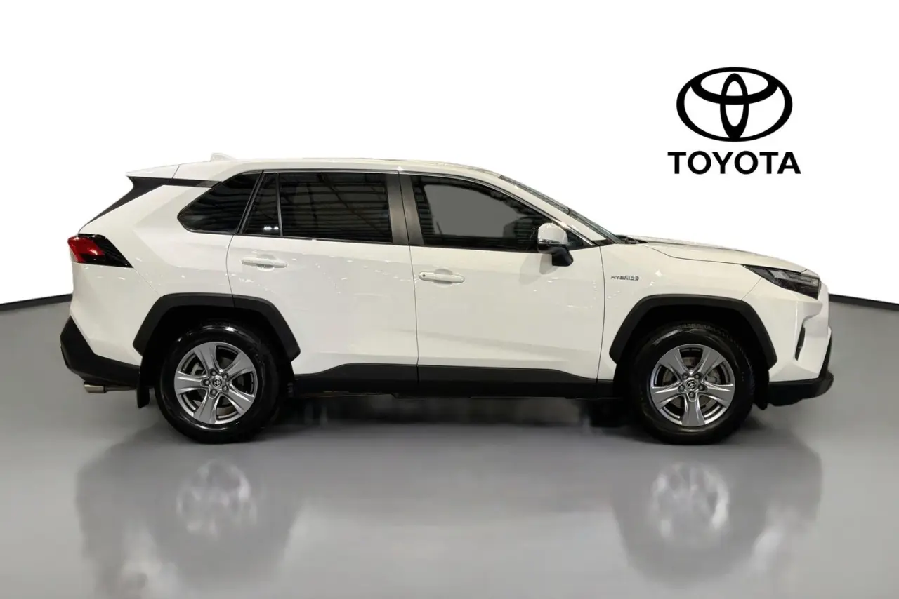 2022 Toyota RAV4 Gallery Image 11