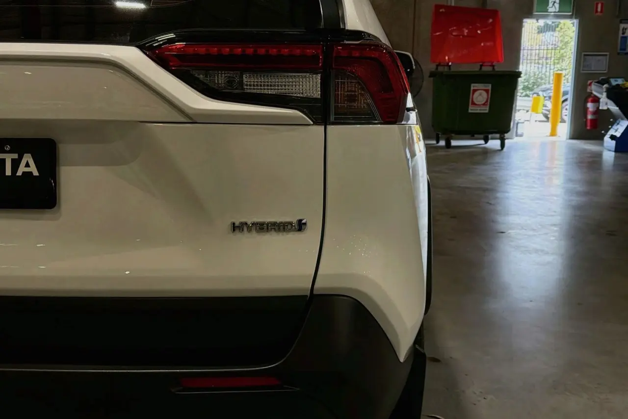 2022 Toyota RAV4 Gallery Image 9