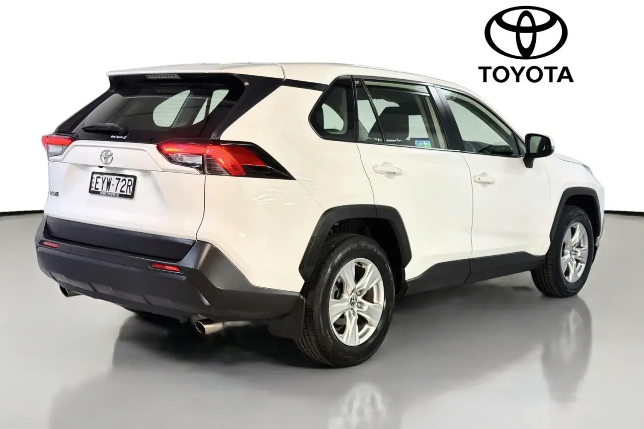 2020 Toyota RAV4 Gallery Image 10