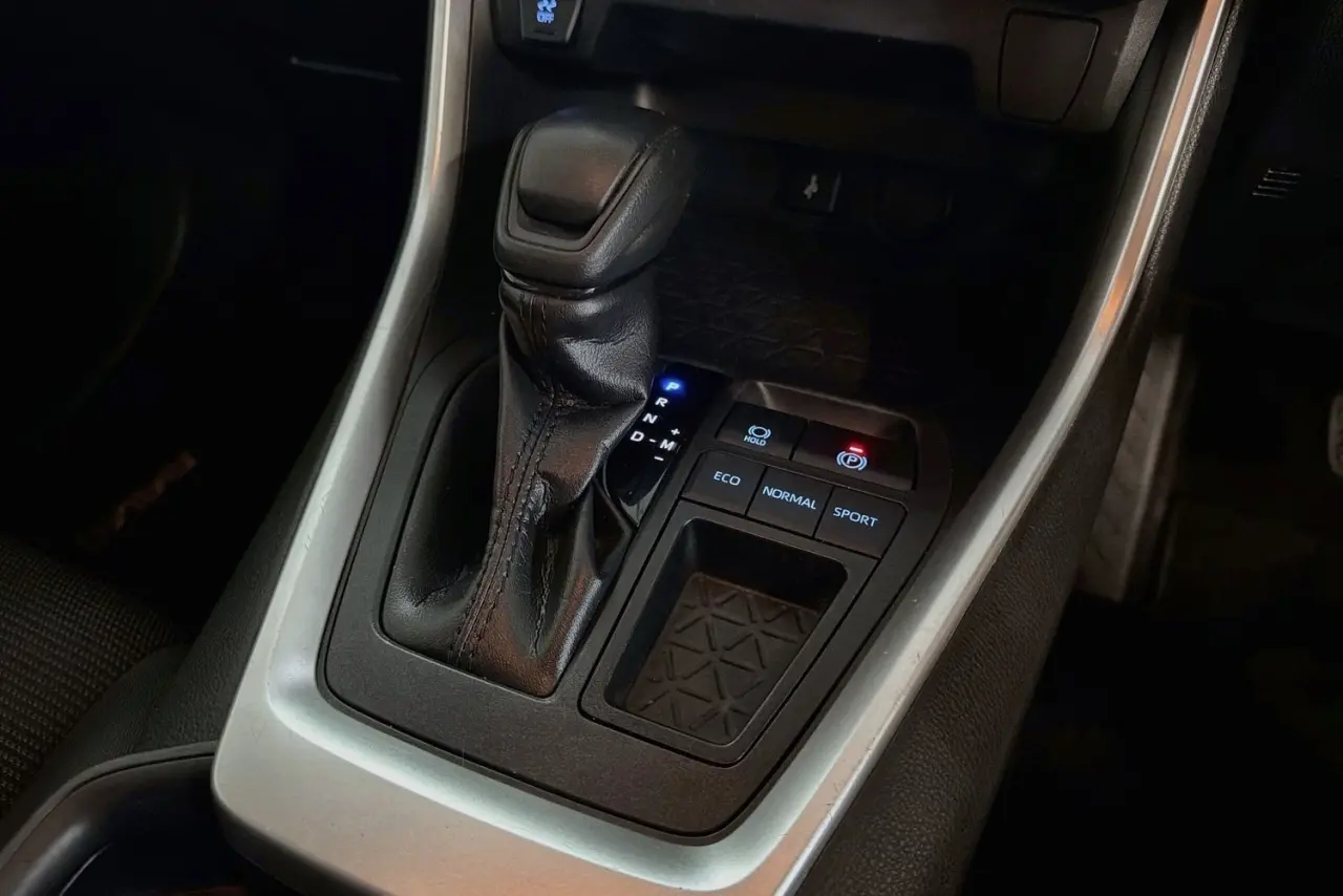 2020 Toyota RAV4 Gallery Image 18