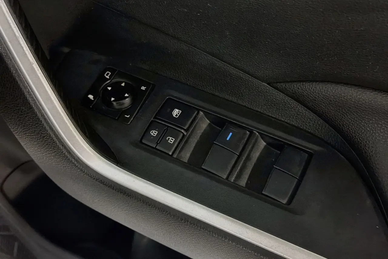2020 Toyota RAV4 Gallery Image 24