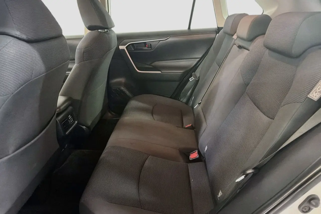 2020 Toyota RAV4 Gallery Image 26