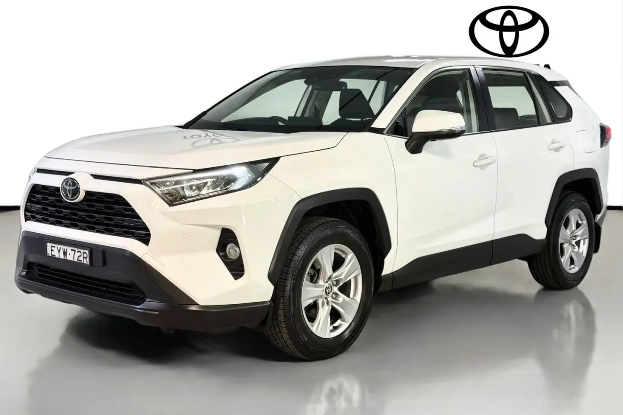 2020 Toyota RAV4 Gallery Image 4
