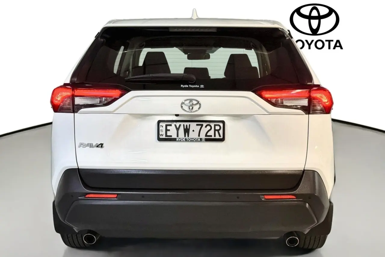 2020 Toyota RAV4 Gallery Image 7
