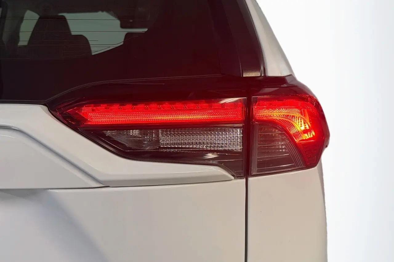 2020 Toyota RAV4 Gallery Image 9