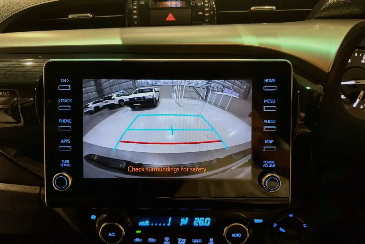 2021 Toyota Hilux Gallery Image 16