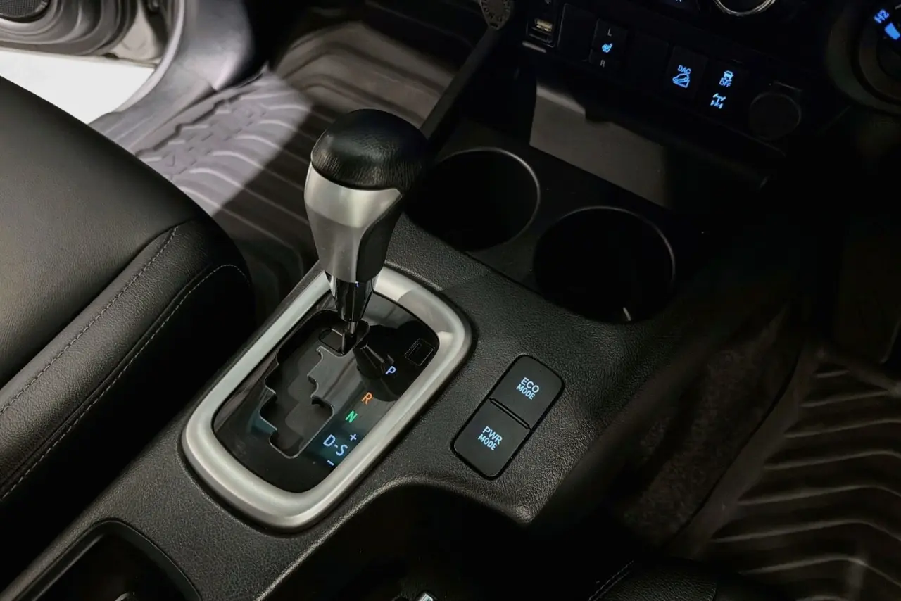 2021 Toyota Hilux Gallery Image 18