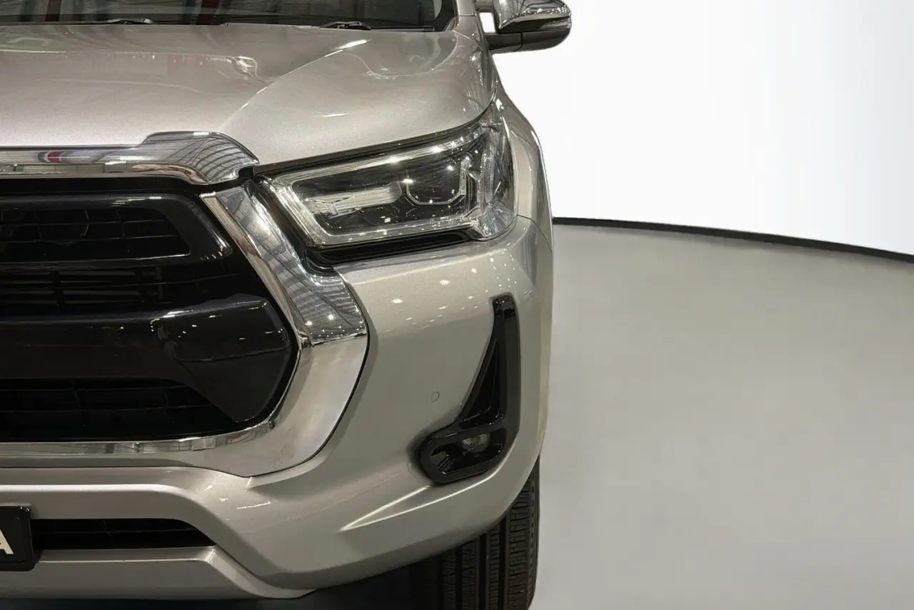 2021 Toyota Hilux Gallery Image 3