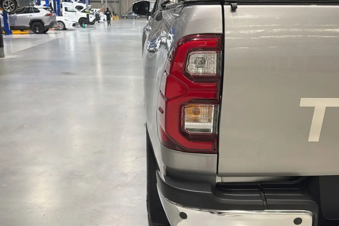 2021 Toyota Hilux Gallery Image 8
