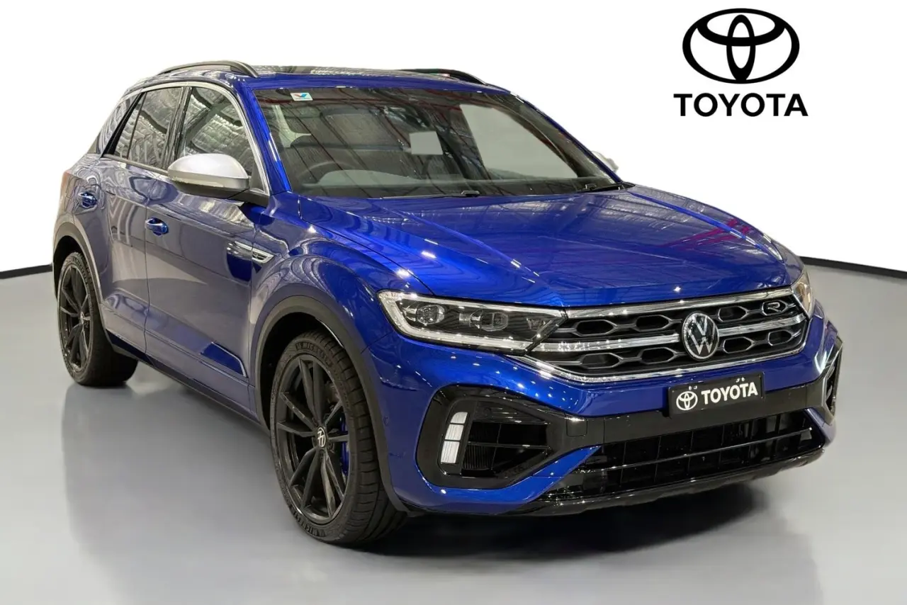 2023 Volkswagen T-Roc Gallery Image 1