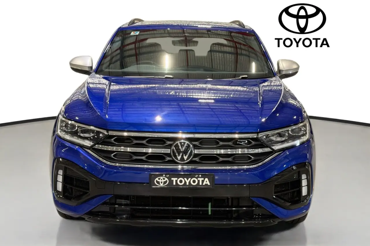 2023 Volkswagen T-Roc Gallery Image 2