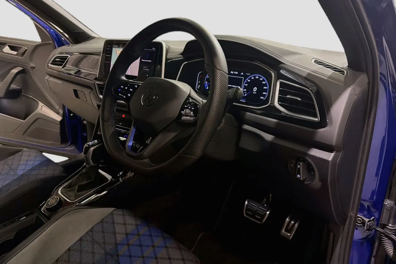 2023 Volkswagen T-Roc Gallery Image 23