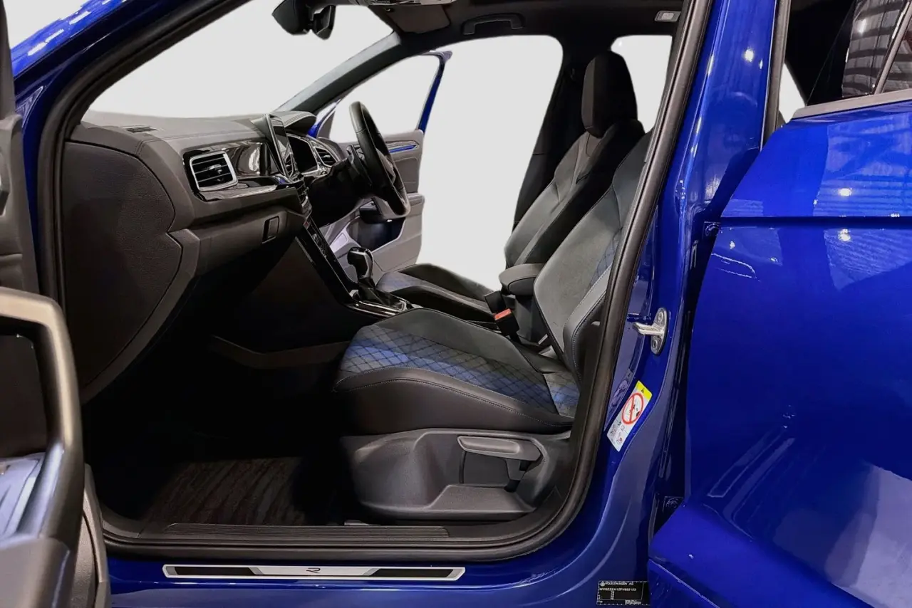 2023 Volkswagen T-Roc Gallery Image 25