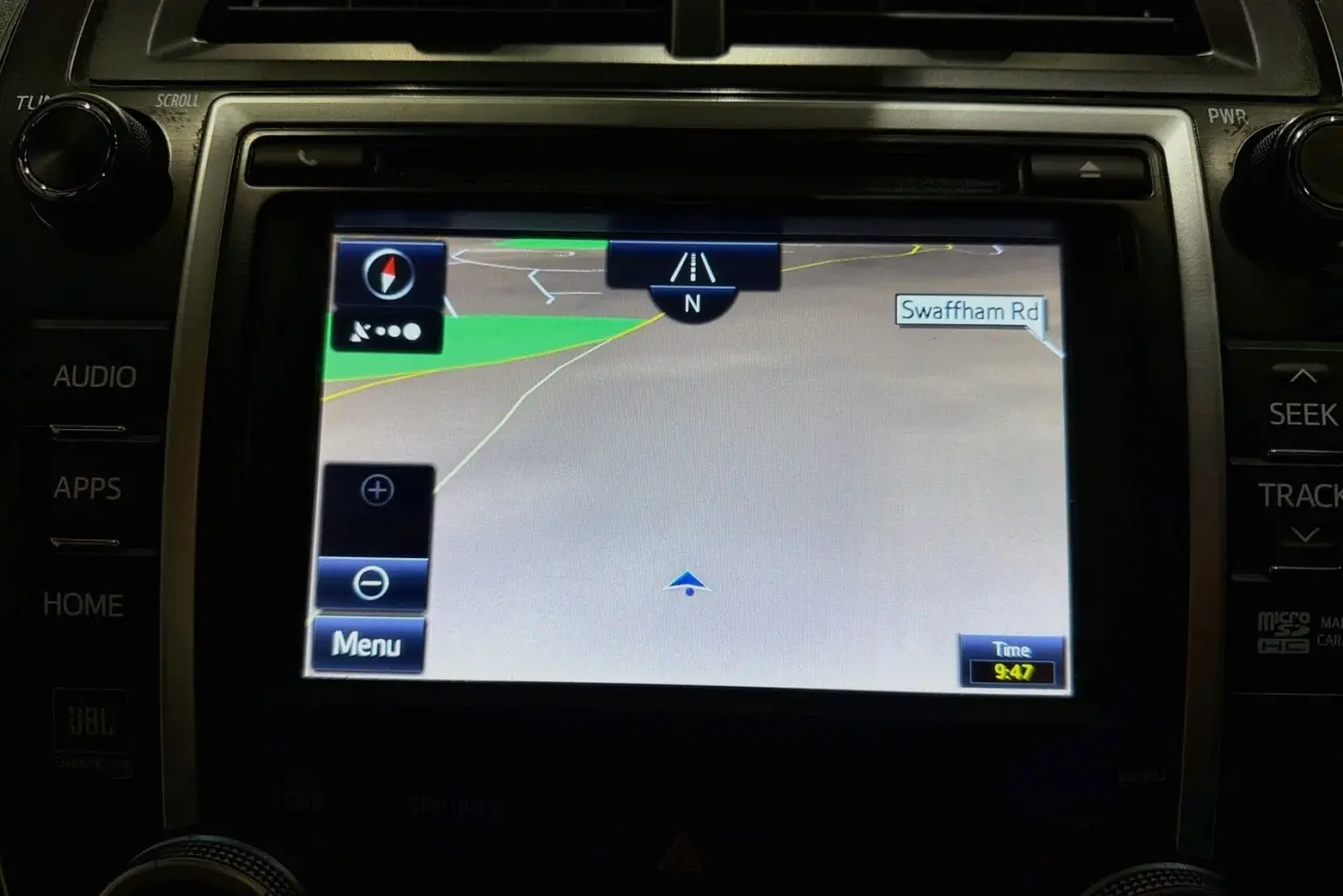 2016 Toyota Camry Gallery Image 17
