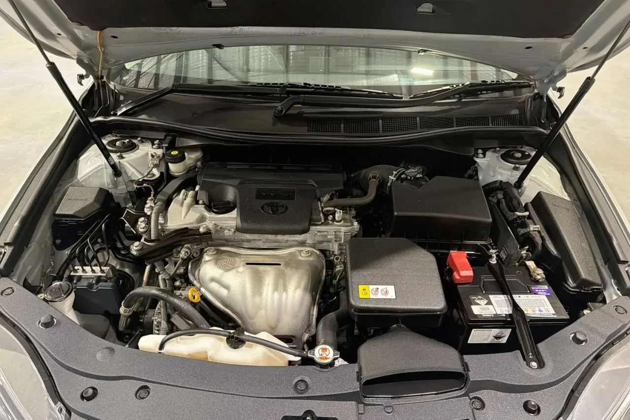 2016 Toyota Camry Gallery Image 29