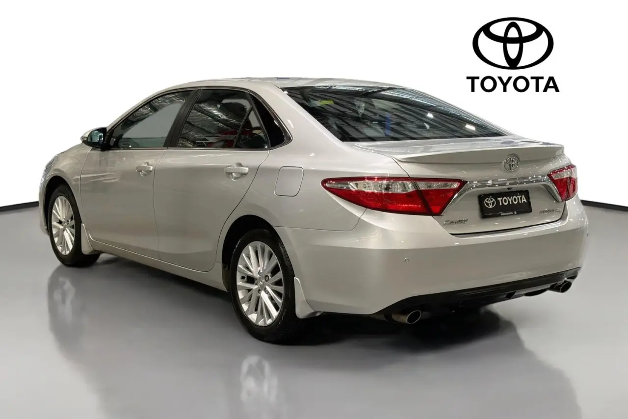 2016 Toyota Camry Gallery Image 6