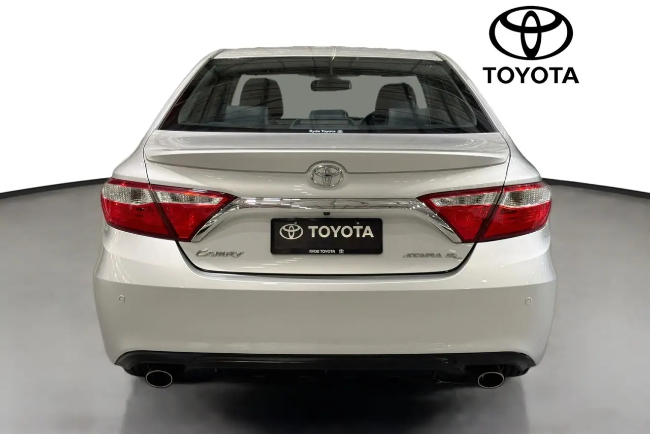 2016 Toyota Camry Gallery Image 7