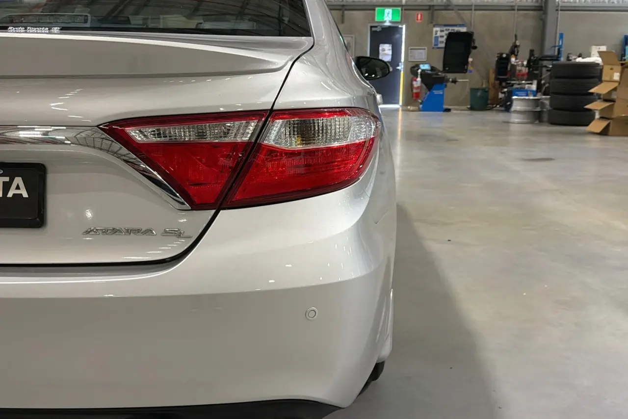 2016 Toyota Camry Gallery Image 9