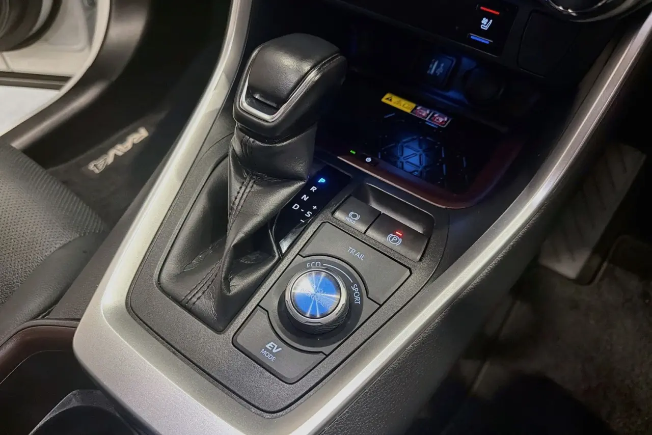 2023 Toyota RAV4 Gallery Image 18