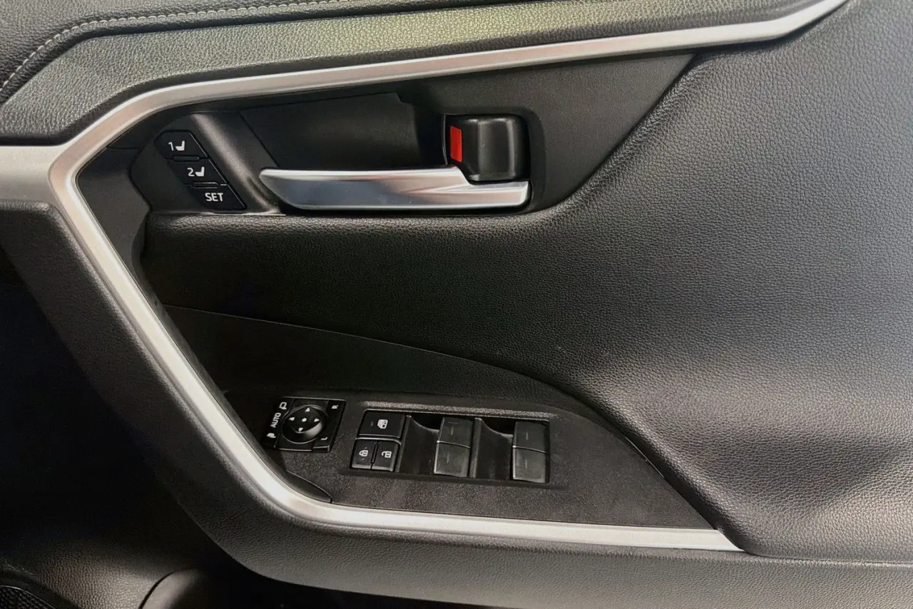 2023 Toyota RAV4 Gallery Image 24