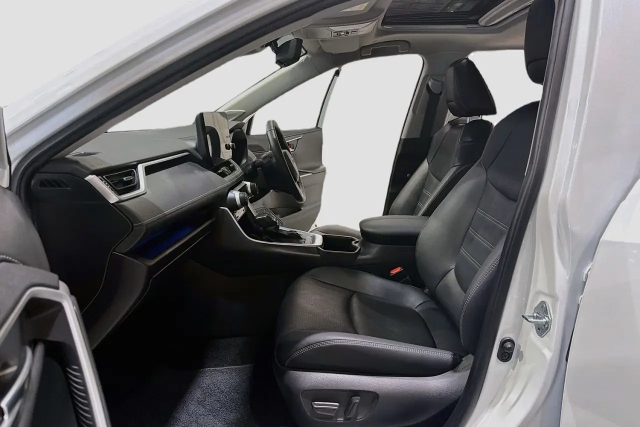 2023 Toyota RAV4 Gallery Image 25