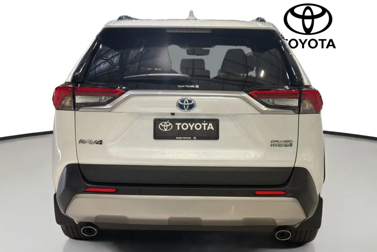 2023 Toyota RAV4 Gallery Image 7
