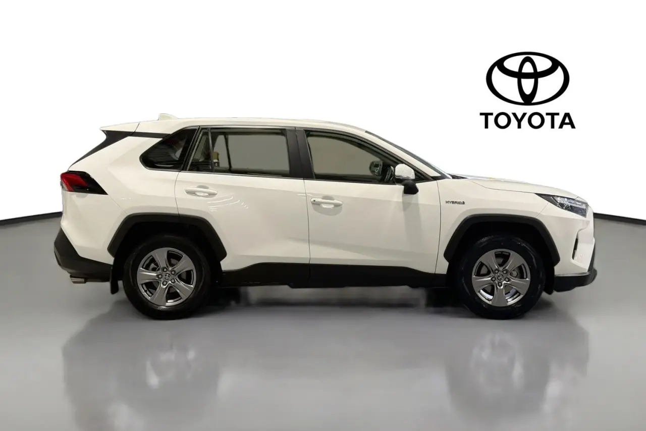 2024 Toyota RAV4 Gallery Image 11