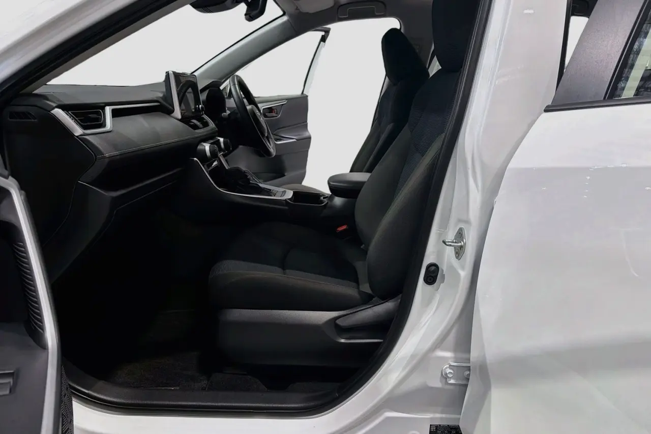 2024 Toyota RAV4 Gallery Image 25