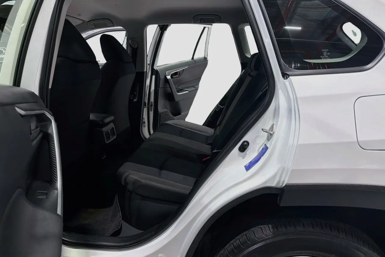 2024 Toyota RAV4 Gallery Image 26