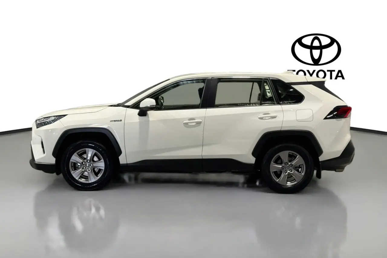2024 Toyota RAV4 Gallery Image 5