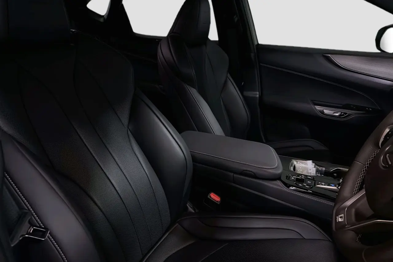2025 Lexus NX Gallery Image 13