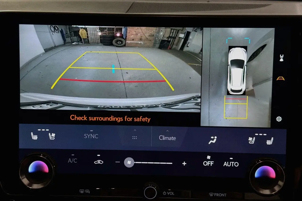 2025 Lexus NX Gallery Image 16