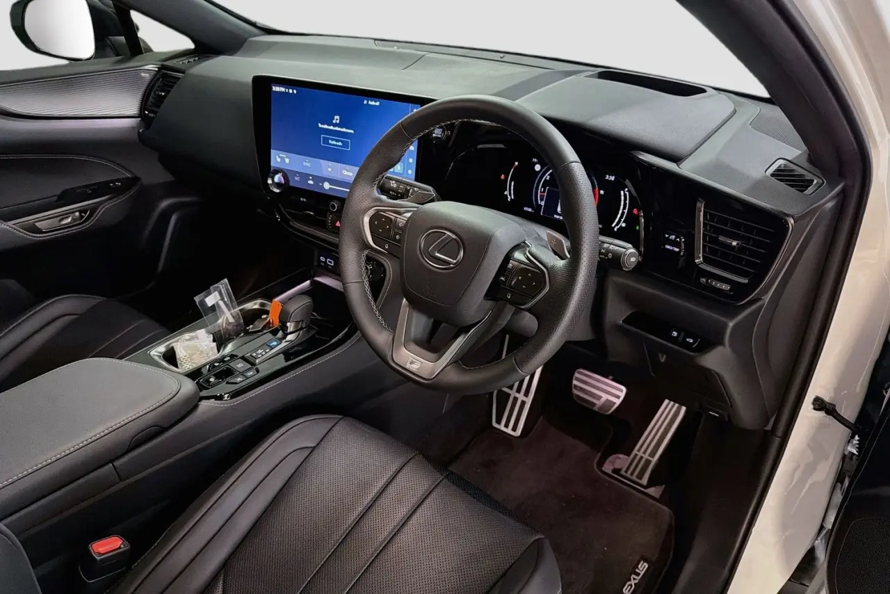 2025 Lexus NX Gallery Image 23