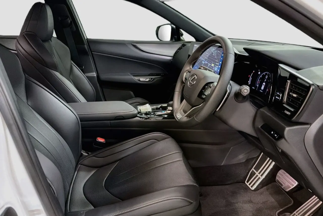 2025 Lexus NX Gallery Image 25
