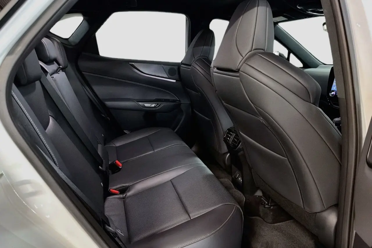2025 Lexus NX Gallery Image 26