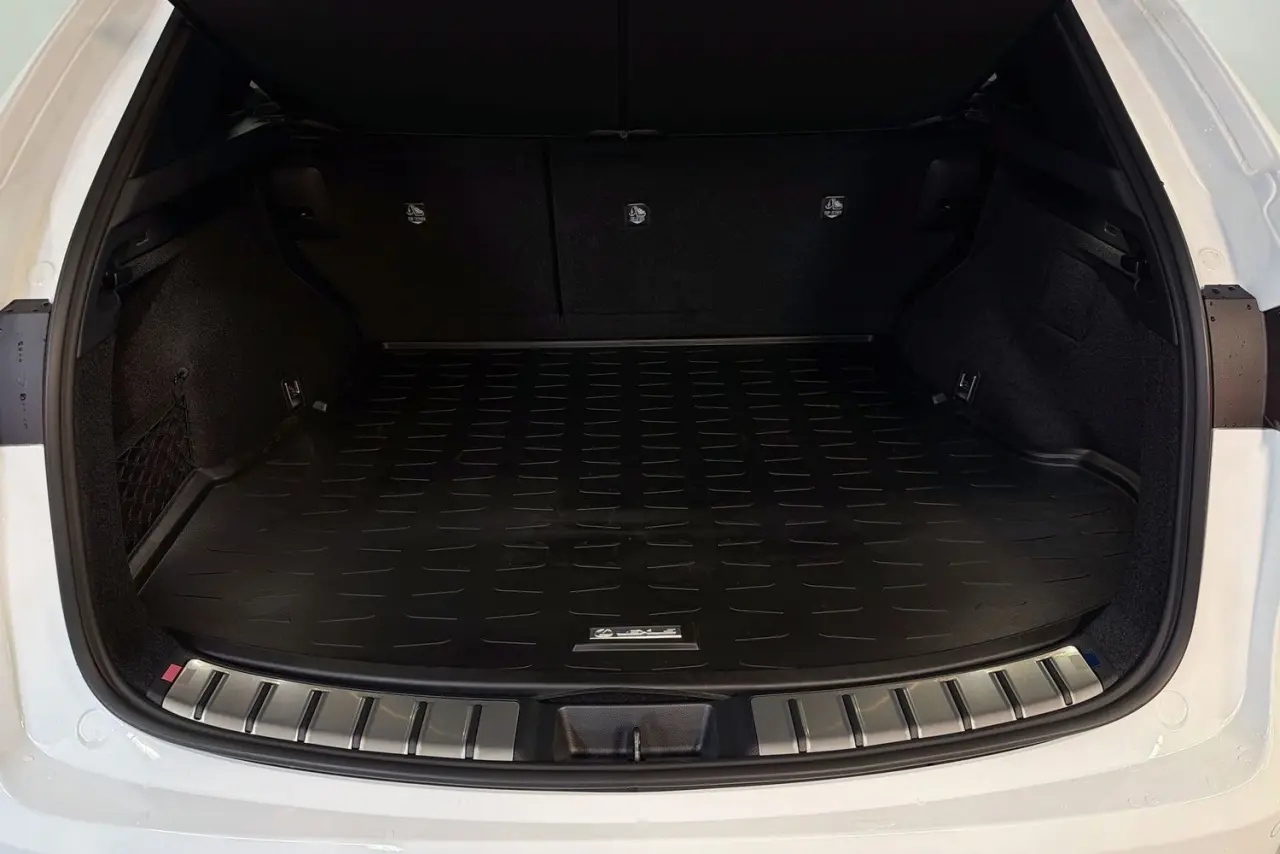 2025 Lexus NX Gallery Image 27