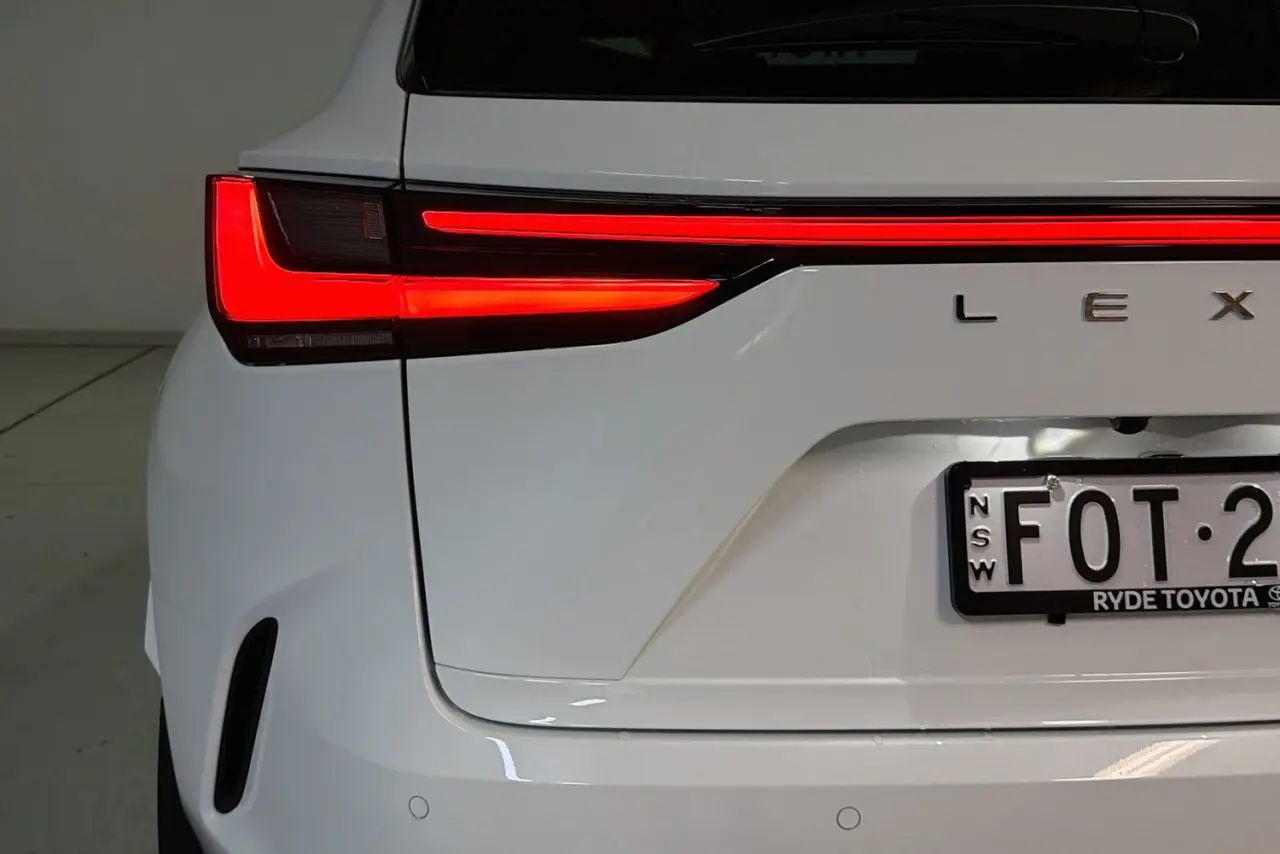 2025 Lexus NX Gallery Image 8
